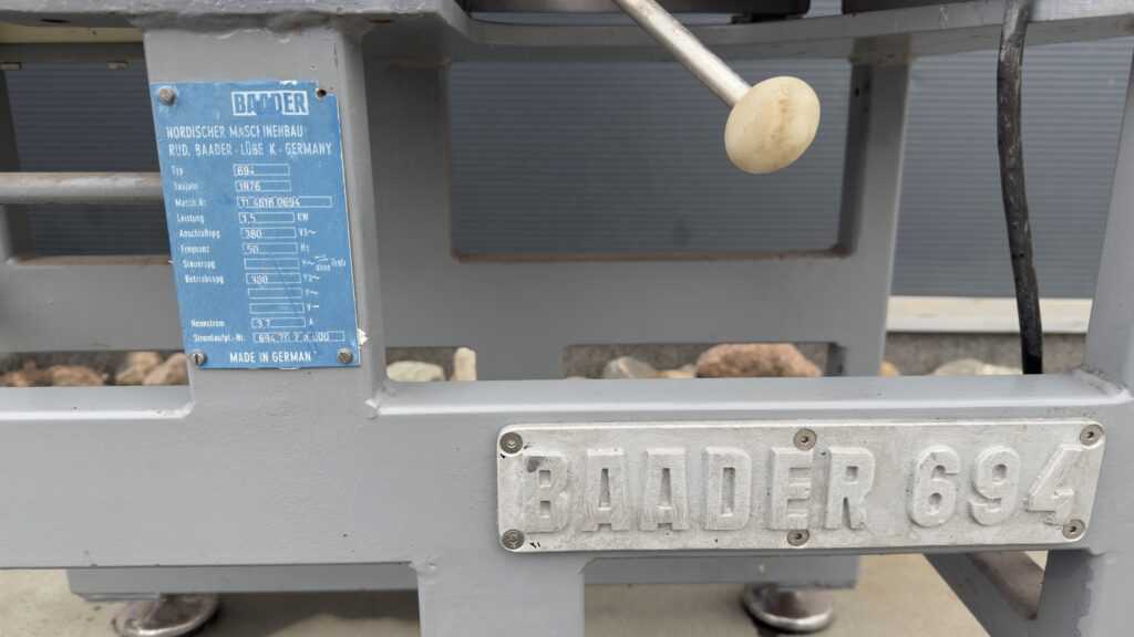 Przemysłowy separator mięsa BAADER 694 tabliczka znamionowa
