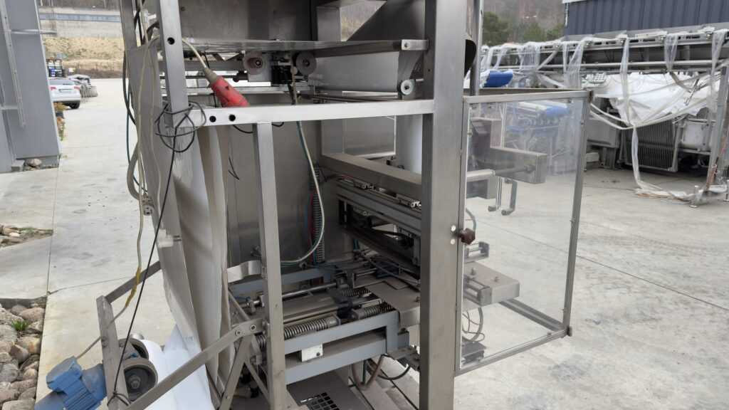 Pakowaczka pionowa POLPAK system dozowania i zgrzewania folii