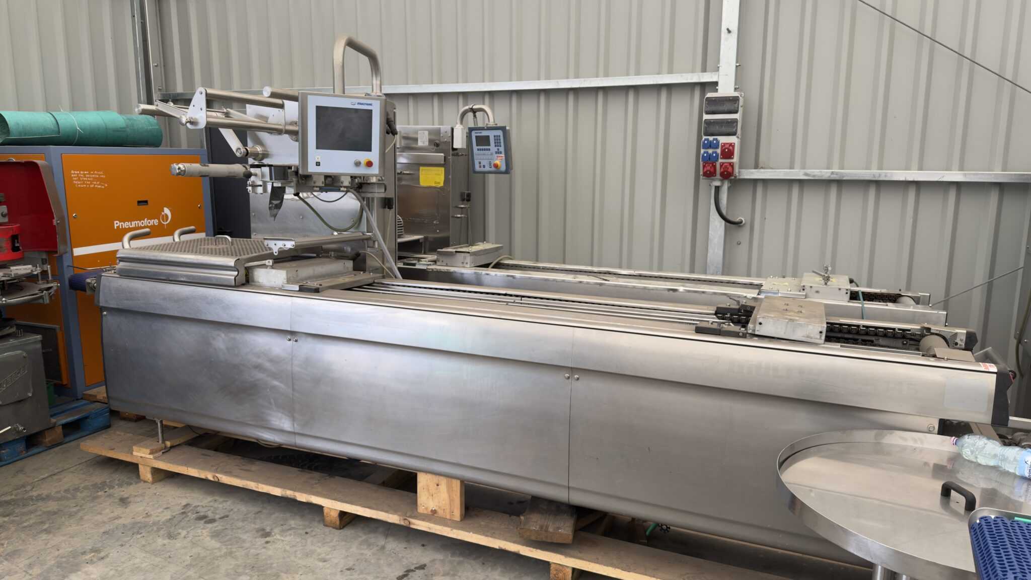 Maszyna termoformująca MULTIVAC R 145 linia rolowa