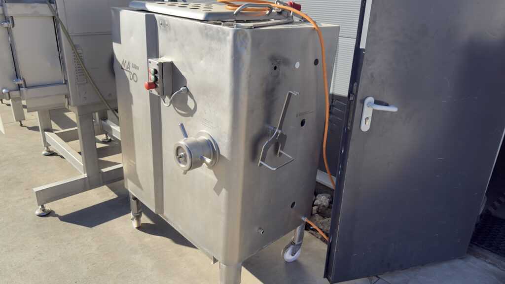 Wilk z mieszadłem MADO Ultra maszynka do mięsa BMC MachFood