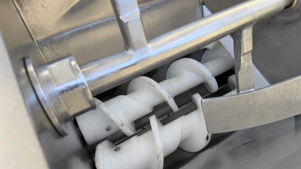 Wilk z mieszadłem MADO Ultra maszynka do mięsa BMC MachFood