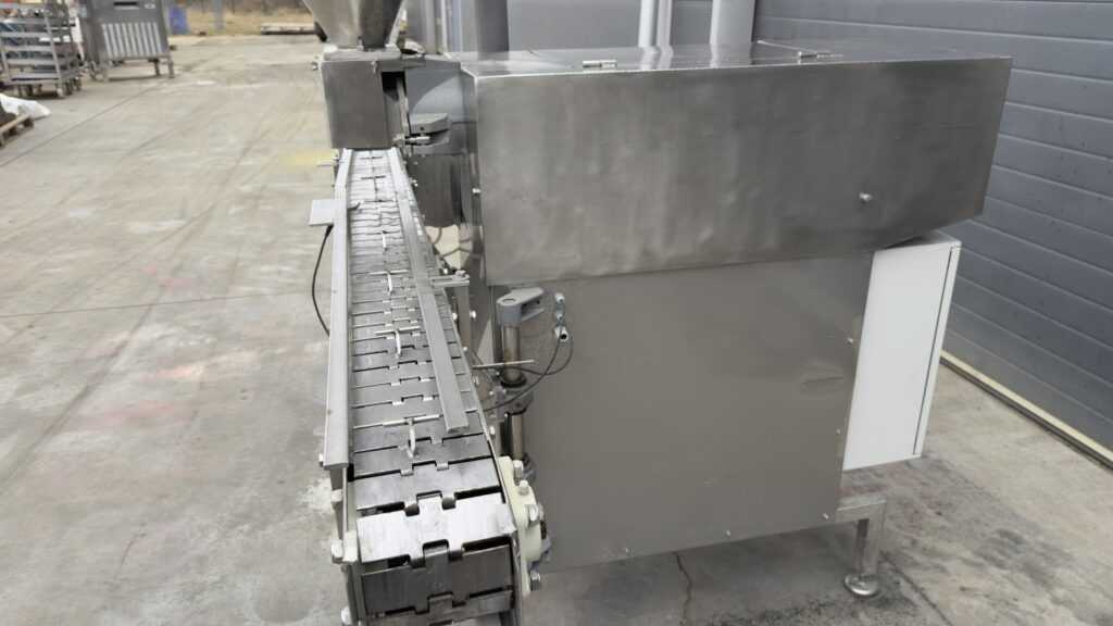 Używana przemysłowa dozownica do farszu HEMA nadziewarka