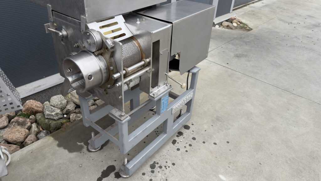 Używany separator mięsa BAADER 694 odścieniarka